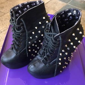 Bettie page Belladona combat boots